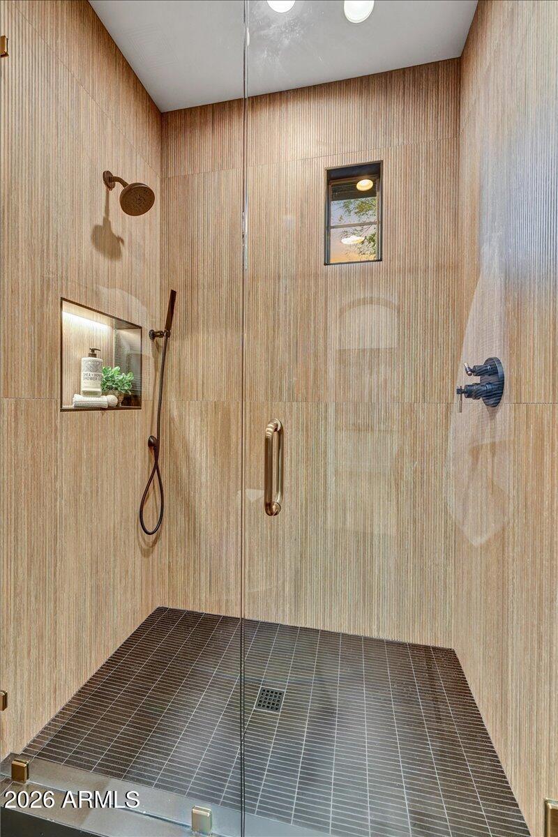 42-Bath III Shower Detail