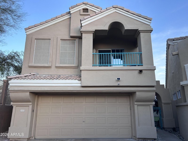 1135 E. Mountain Vista Dr front yard