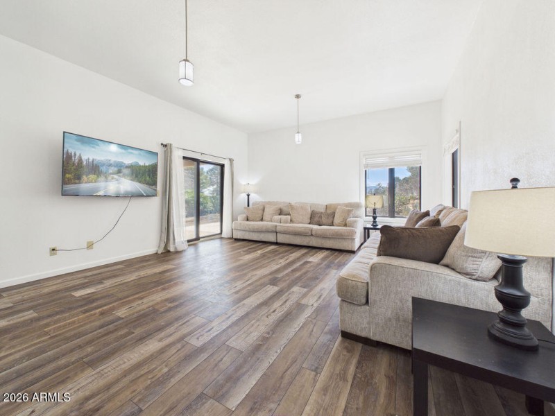 CAM06294G6-PR0015-STILL020