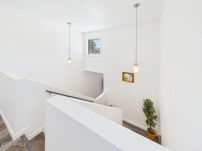 CAM06294G6-PR0015-STILL032