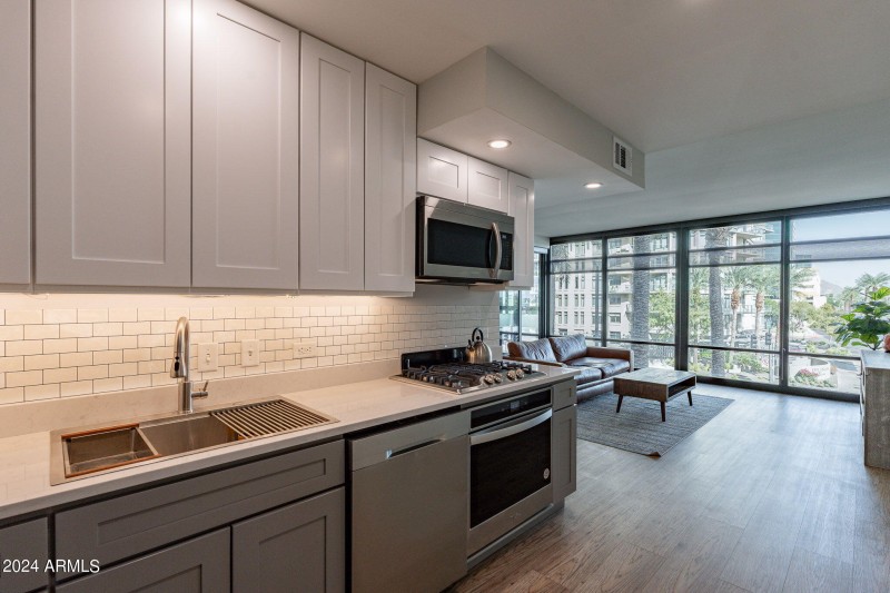 11-web-or-mls-Phoenix-11