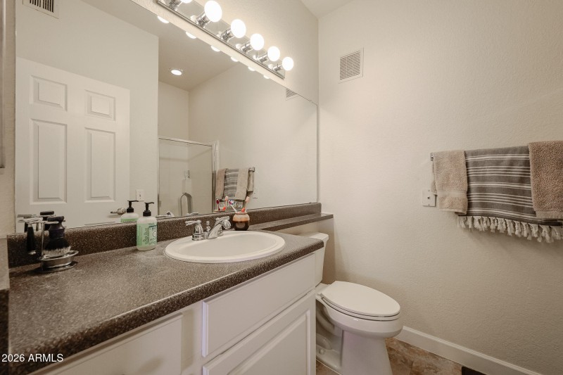 Primary en-suite bathroom