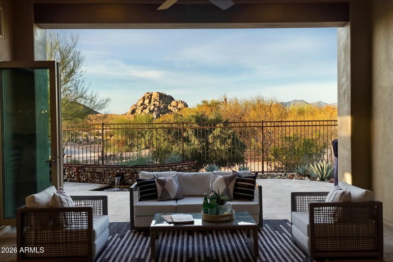 Desert View Patio & Backyard