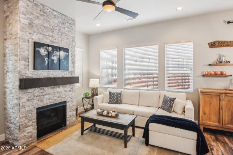 3194 Living Rm Sofa 2