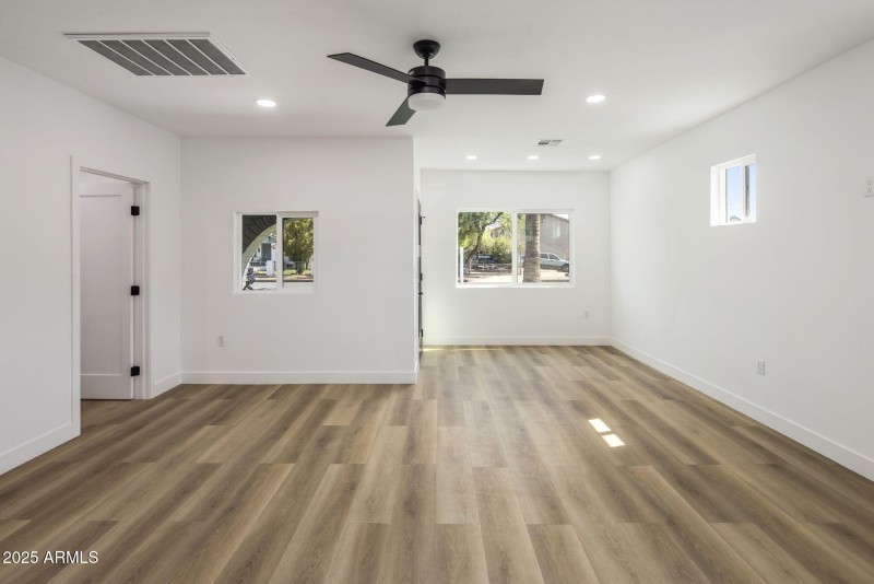 10-web-or-mls-D46A2178