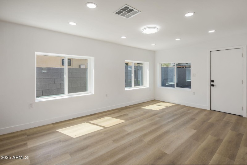 14-web-or-mls-D46A2197