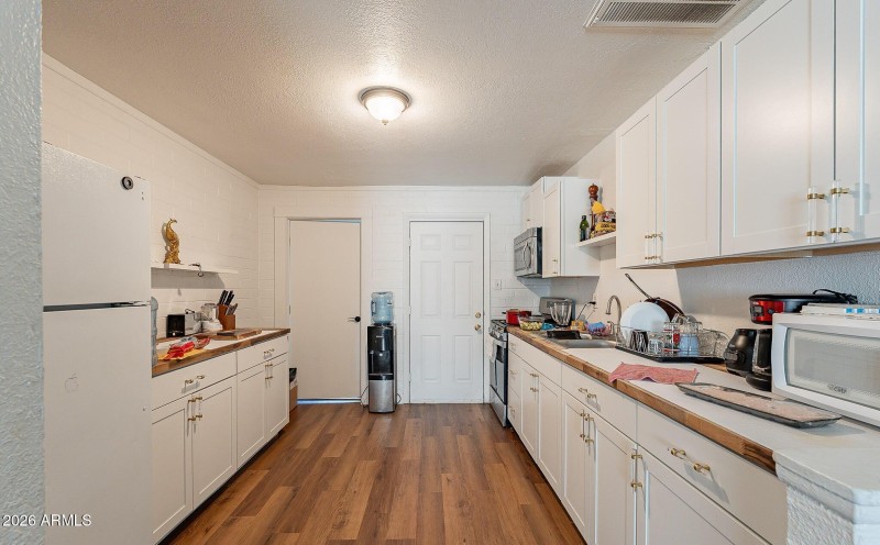 20230309221223115335000000-o