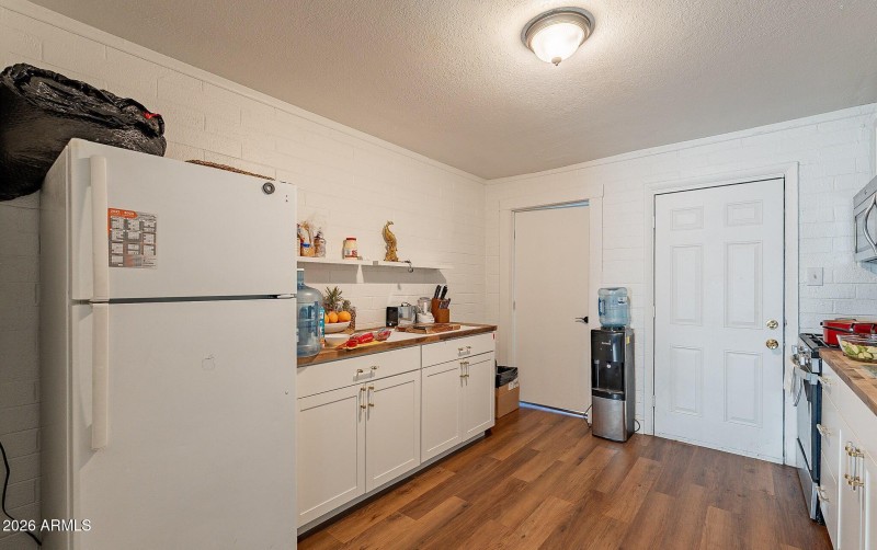 20230309221226384994000000-o