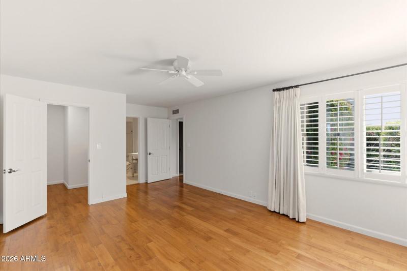 Primary Suite w/ Walk-in Closet