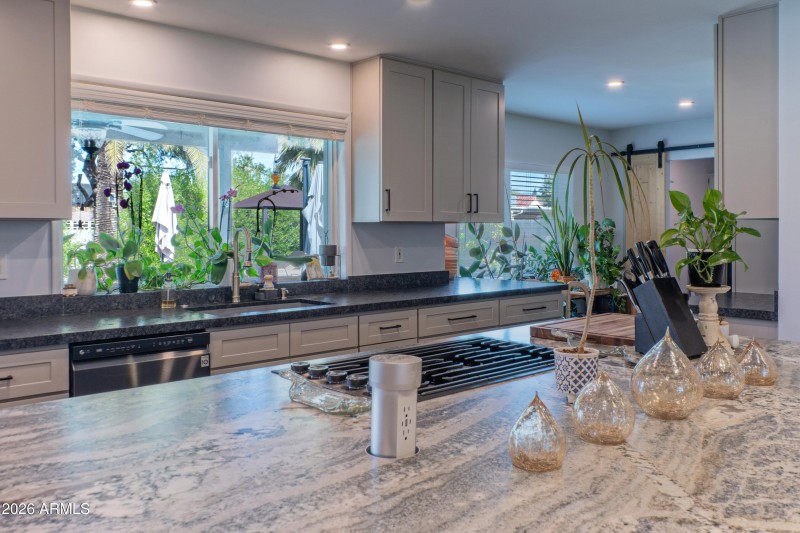 Custom pop-up for elctronics in island