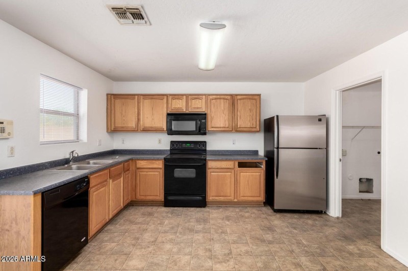 3124 W Maldonado Rd kitchen