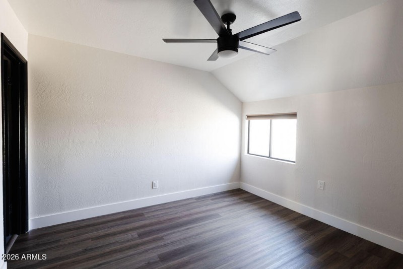 Bedroom 2 (Upstairs)