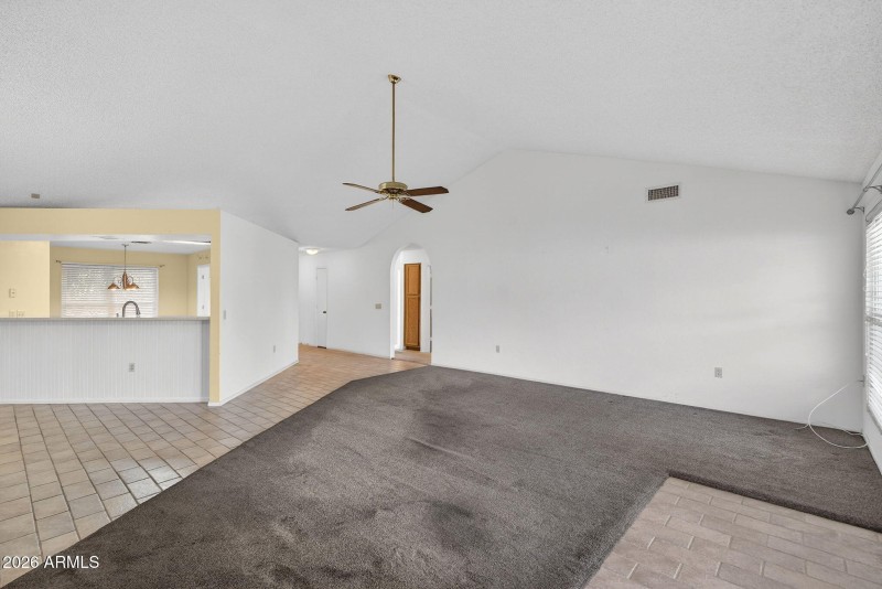 9-web-or-mls-03E Hobart St