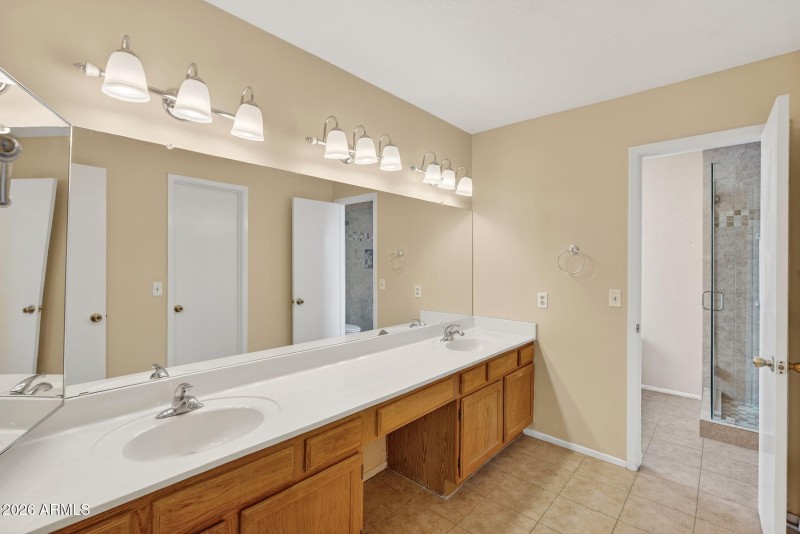 24-web-or-mls-19E Hobart St