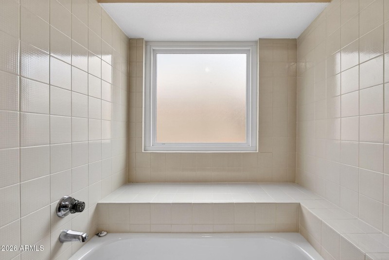 27-web-or-mls-21E Hobart St