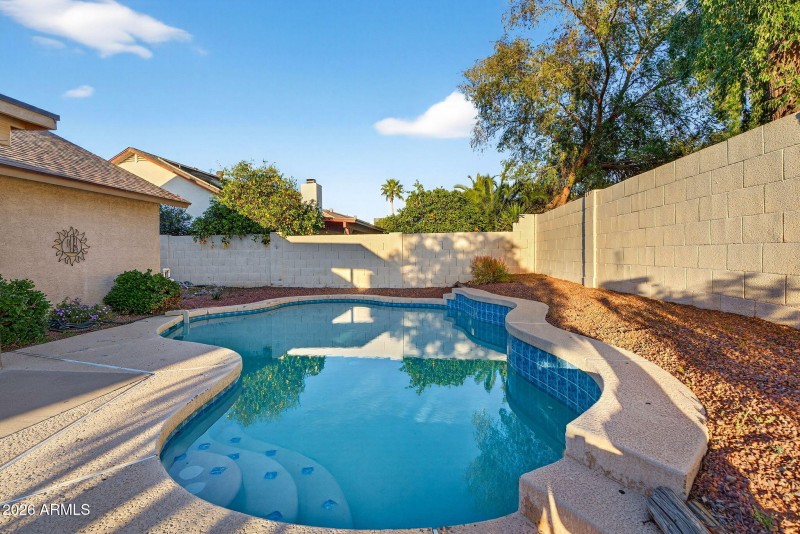 44-web-or-mls-36E Hobart St