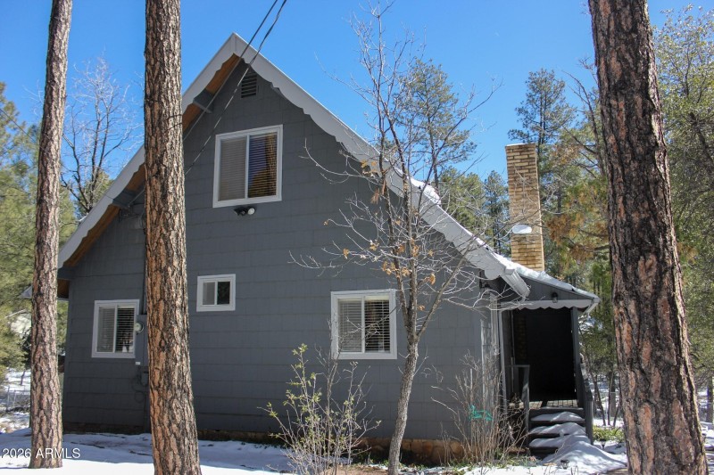 8532 Hicks Front Side