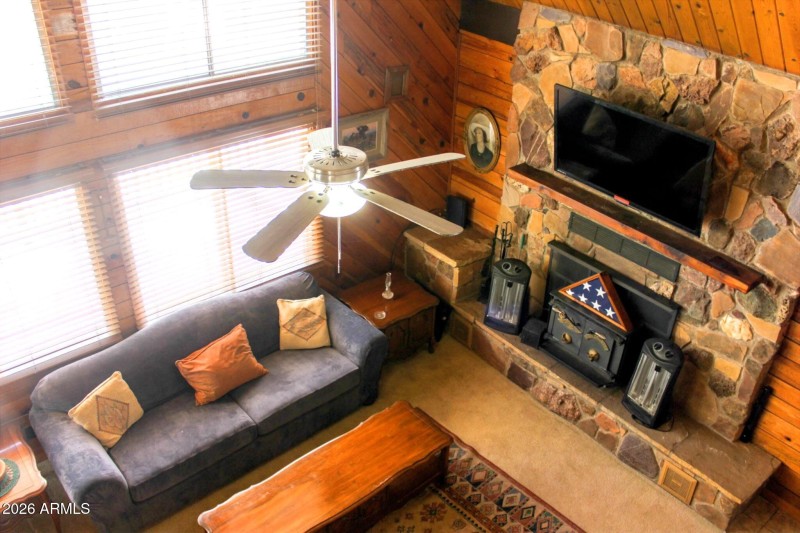 8532 Hicks Great Room 3