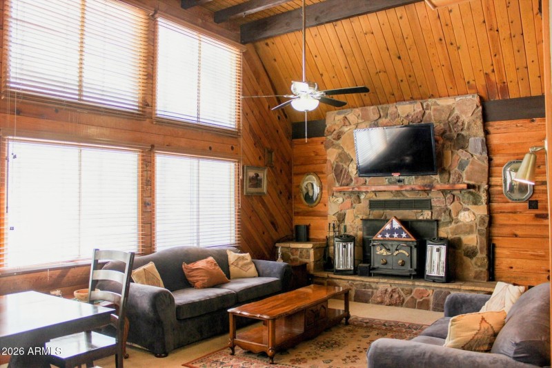 8532 Hicks Great Room