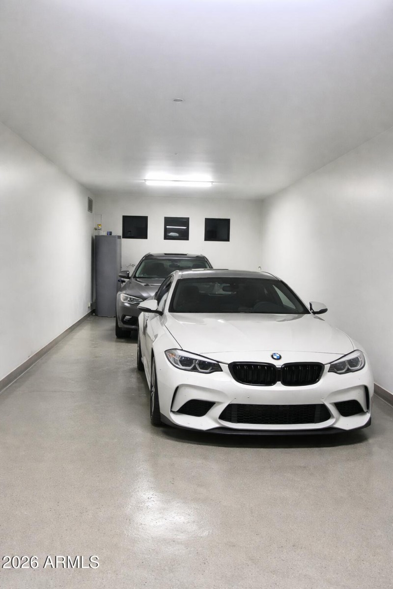 Garage at Paradise LN