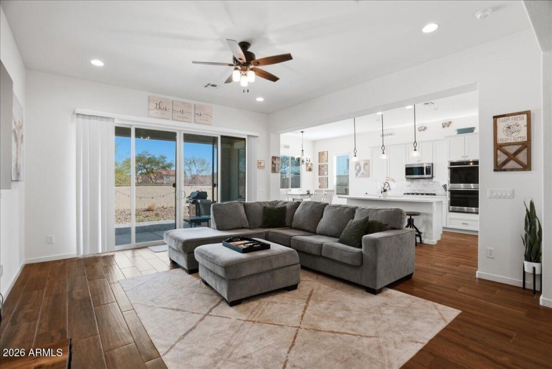 06-21088 E Arroyo Verde Dr_RedHogMedia