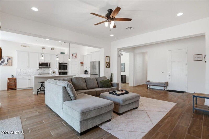 07-21088 E Arroyo Verde Dr_RedHogMedia