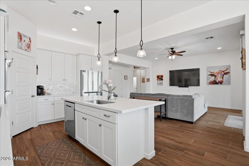 14-21088 E Arroyo Verde Dr_RedHogMedia