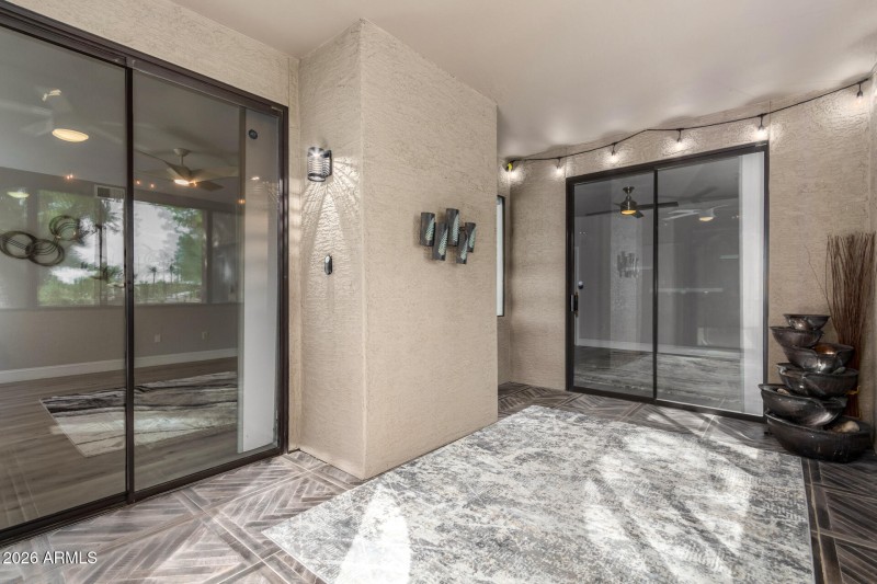 32-Frank Lloyd Weight