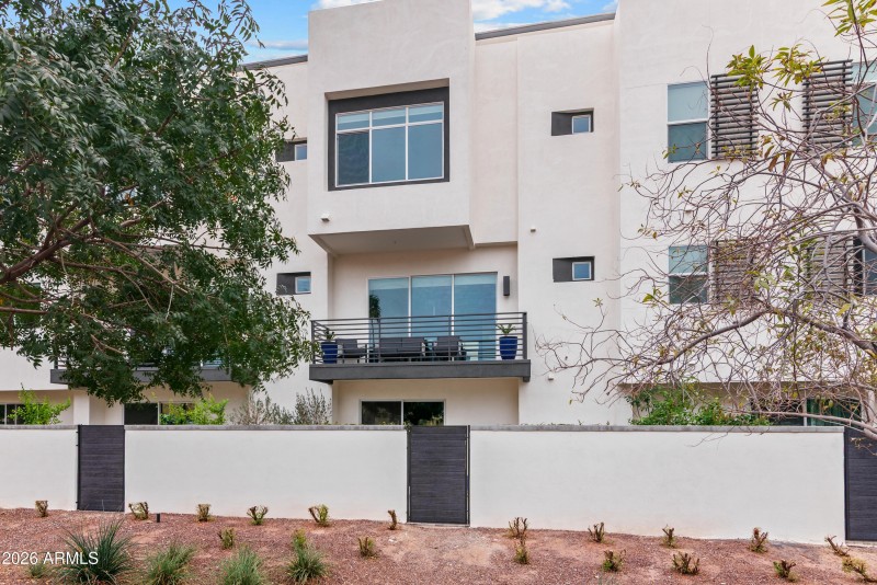 2_1717 e morten ave-2