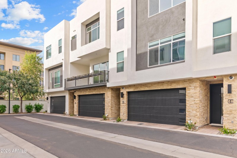 3_1717 e morten ave-3