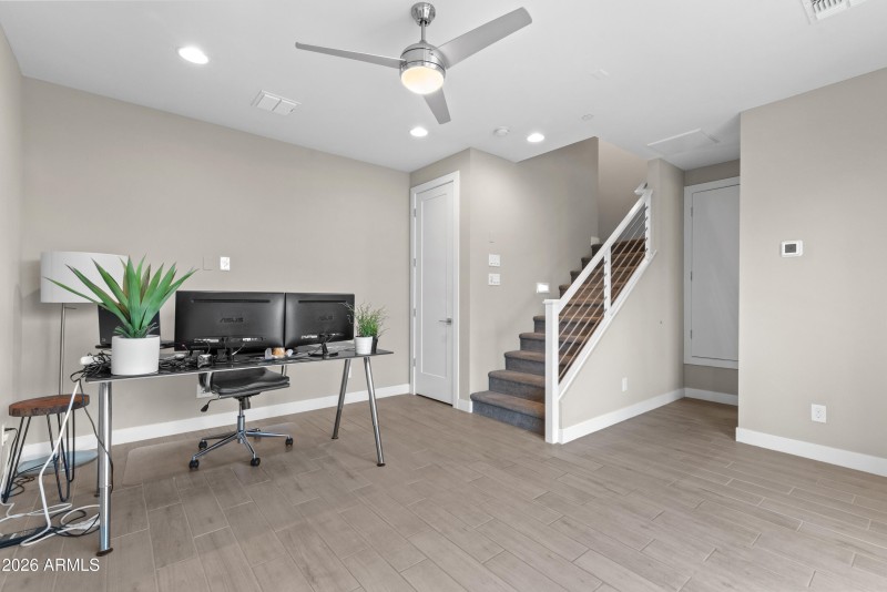 8_1717 e morten ave-8