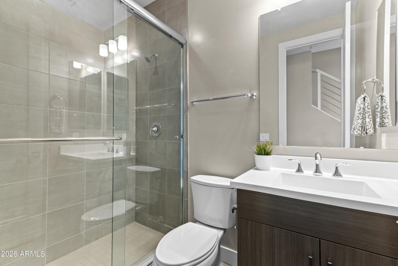 11_1717 e morten ave-11