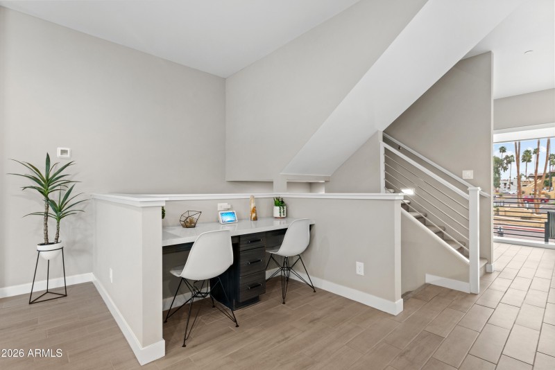 12_1717 e morten ave-12