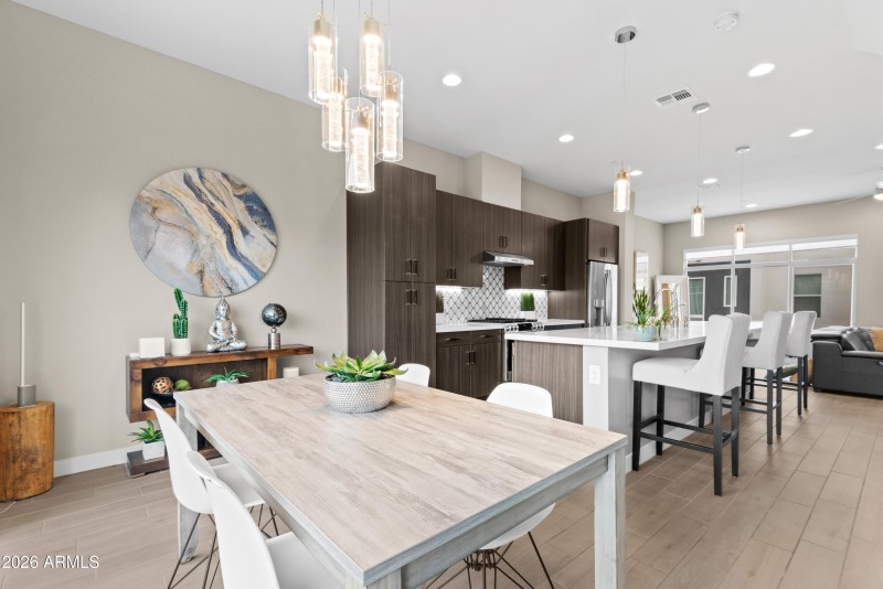 22_1717 e morten ave-22