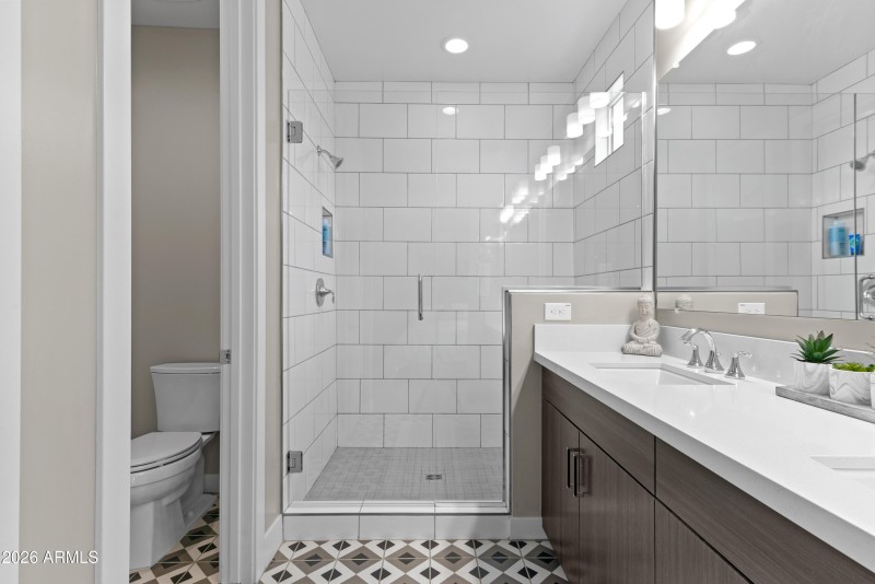 28_1717 e morten ave-28