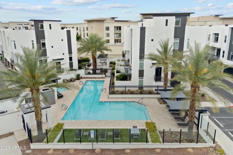 46_1717 e morten ave-45