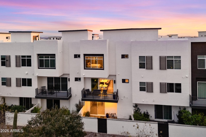 55_1717 e morten ave-twilight-5