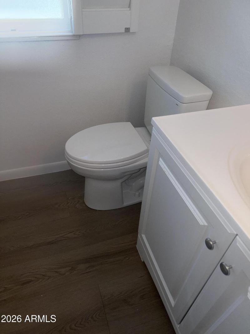 master bath w/walkin shower