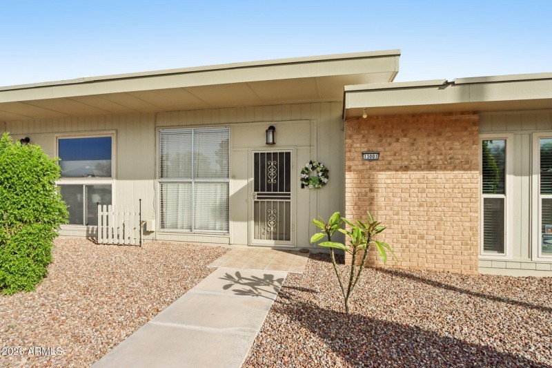 5-web-or-mls-N 100th Ave-S2502-005