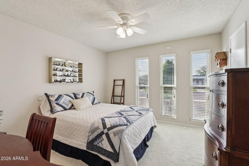 18-web-or-mls-N 100th Ave-S2502-018