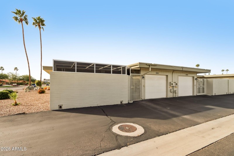 31-web-or-mls-N 100th Ave-S2502-031