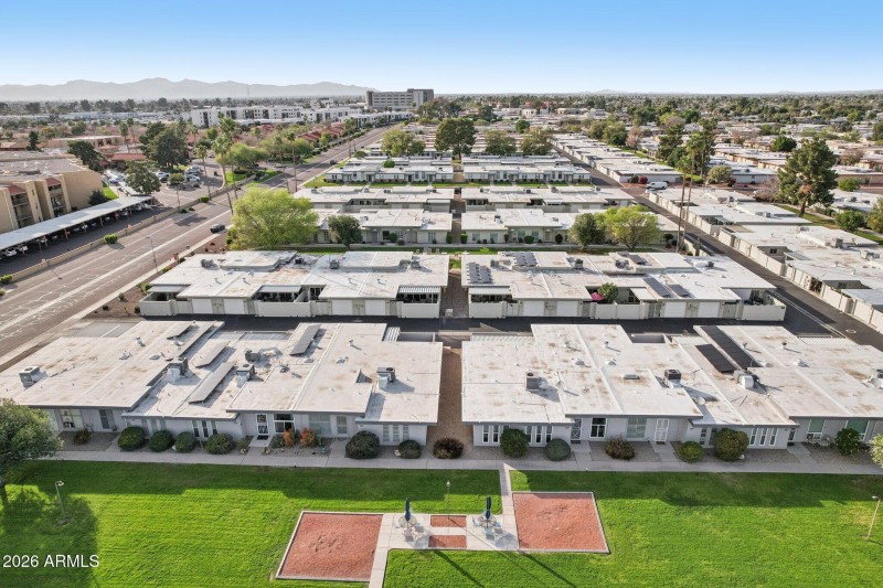 38-web-or-mls-N 100th Ave-S2502-038