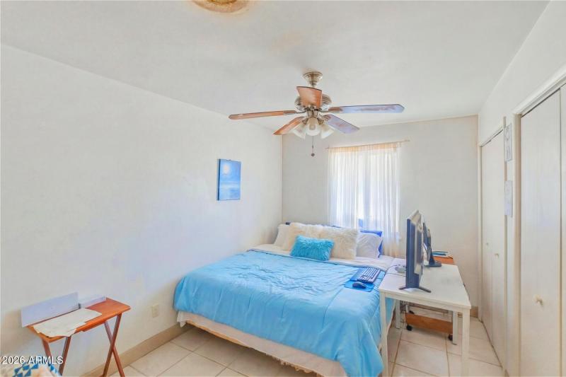 7027 North Bond Road-082053