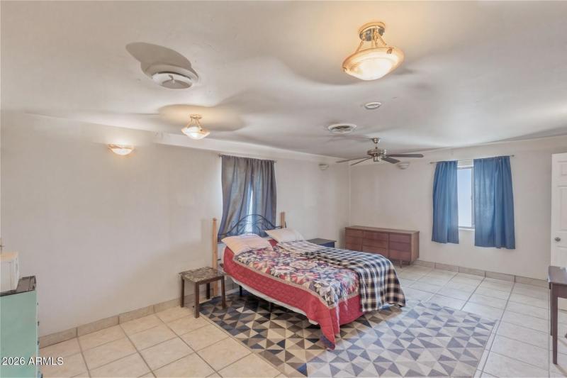 7027 North Bond Road-082068