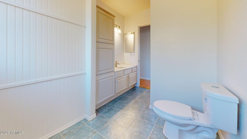 1529-E-Cloud-Rd-Bathroom 1