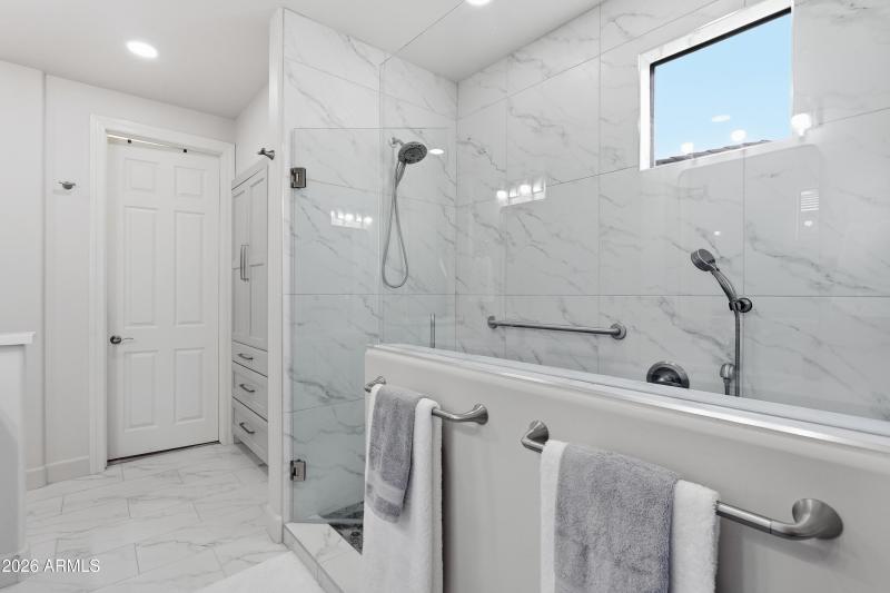 Amazing large walk-in Tile Shower