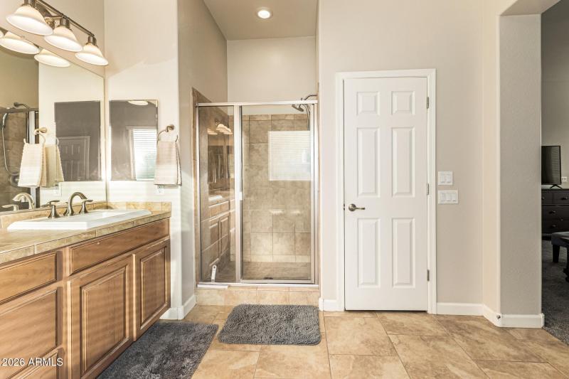 Lots of space in the primary bathroom