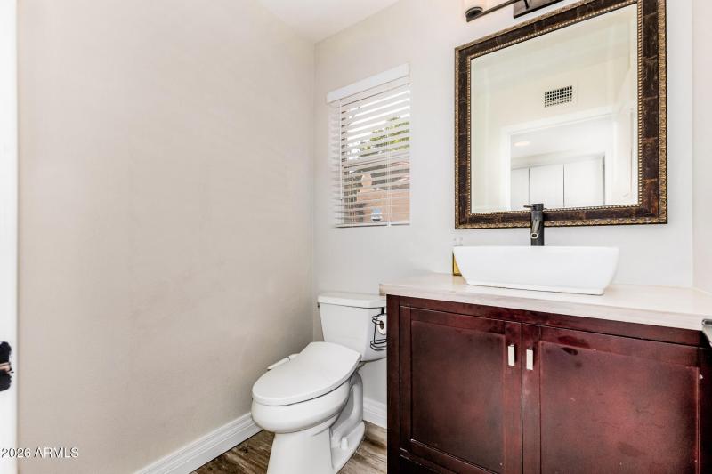 Powder Room 1st Floor