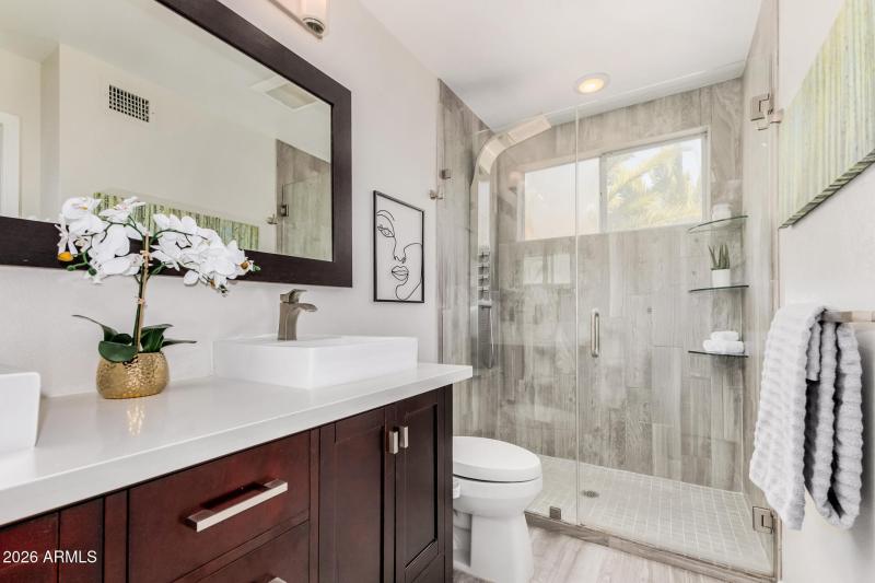 Primary Bath w/Dual Sinks