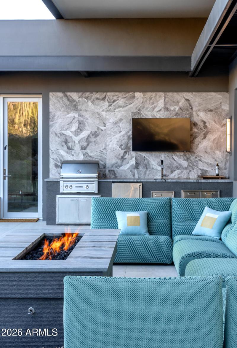 Robinette_Perlow-19_Web